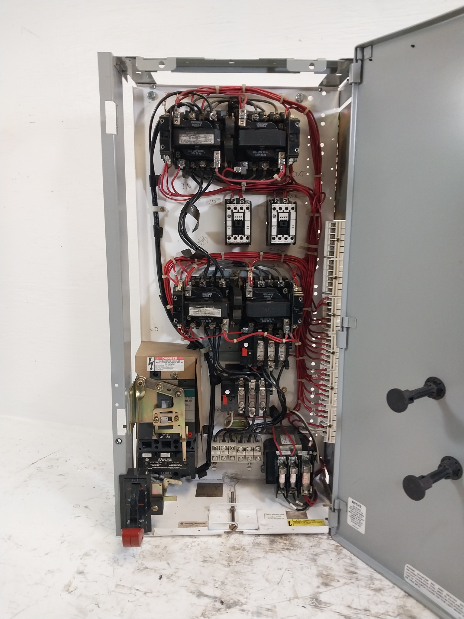 GE 8000 Size 1 Two Speed and Reversing Starter 7A Breaker 30" MCC